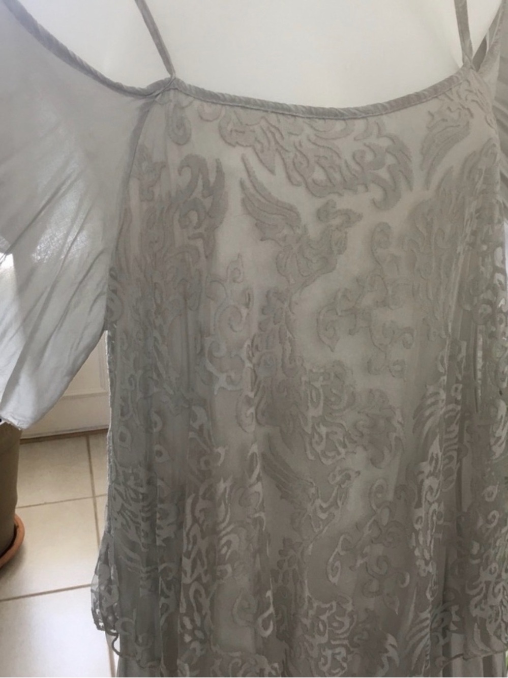 TEMPO PARIS Top Cold Shoulder Blouse Flowy Silky Silver Gray Size Small